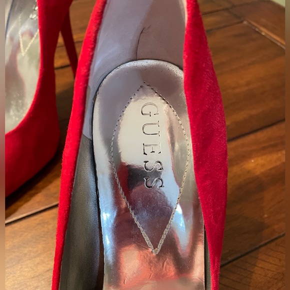 Guess Red Suede Pumps 3.5” Heels - Picture 15 of 16